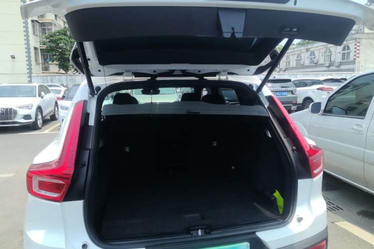 Used Volvo XC40 2023 B3 Zhiyuan Luxury Edition Trunk