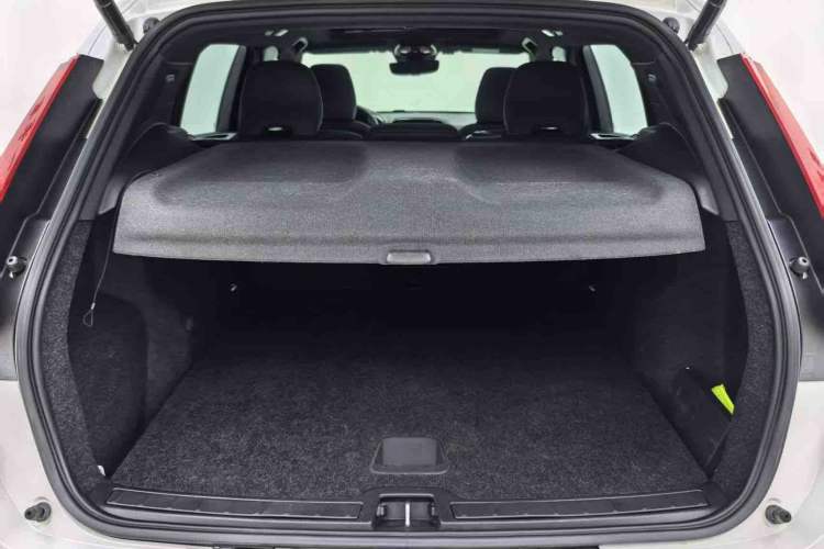 Used Volvo XC40 2023 B3 Zhiyuan Luxury Edition Trunk