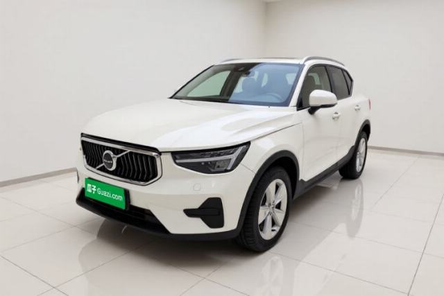Ojetý Volvo XC40 2023 B3 Smart & Stylish Edition