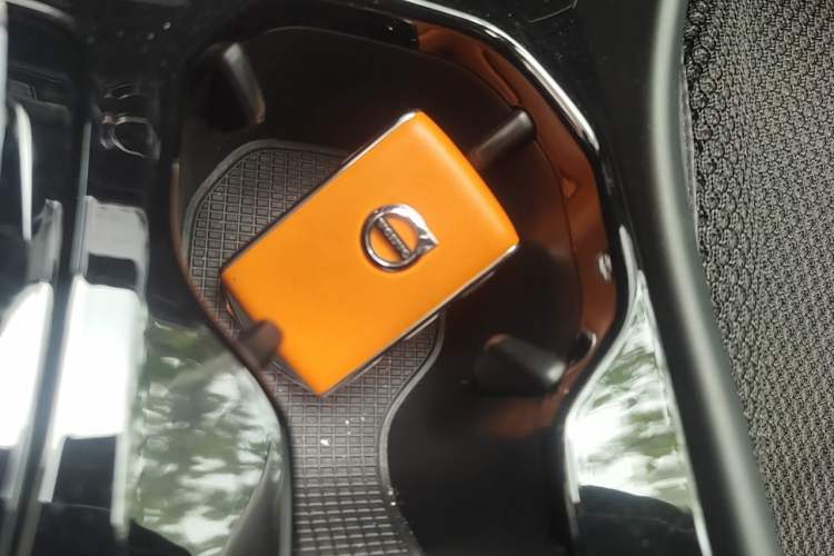 Used Volvo XC40 2023 B4 4x4 Smart Luxury Edition Vehicle Key