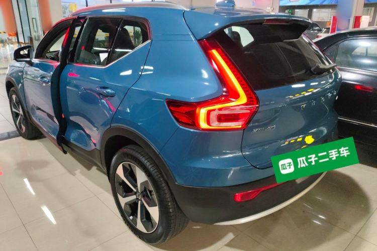 Used Volvo XC40 2024 B4 4x4 Smart Luxury Edition Exterior 2