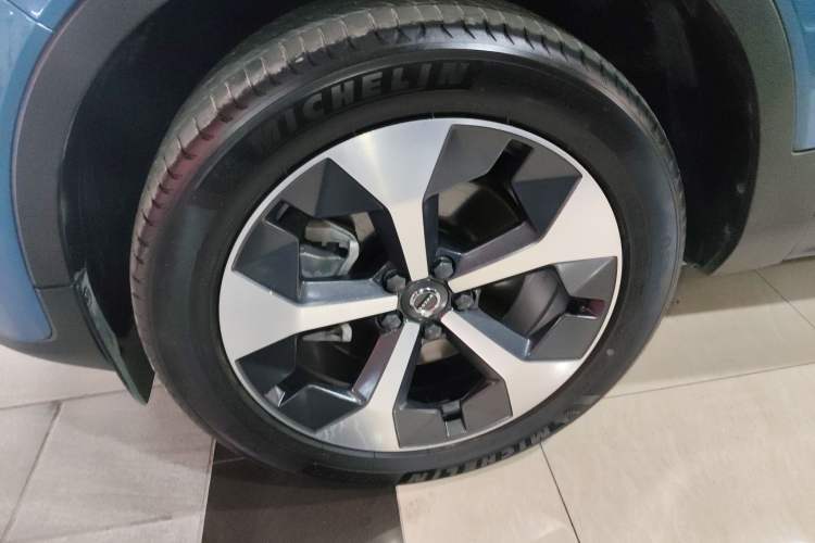 Used Volvo XC40 2024 B4 4x4 Smart Luxury Edition Exterior 4