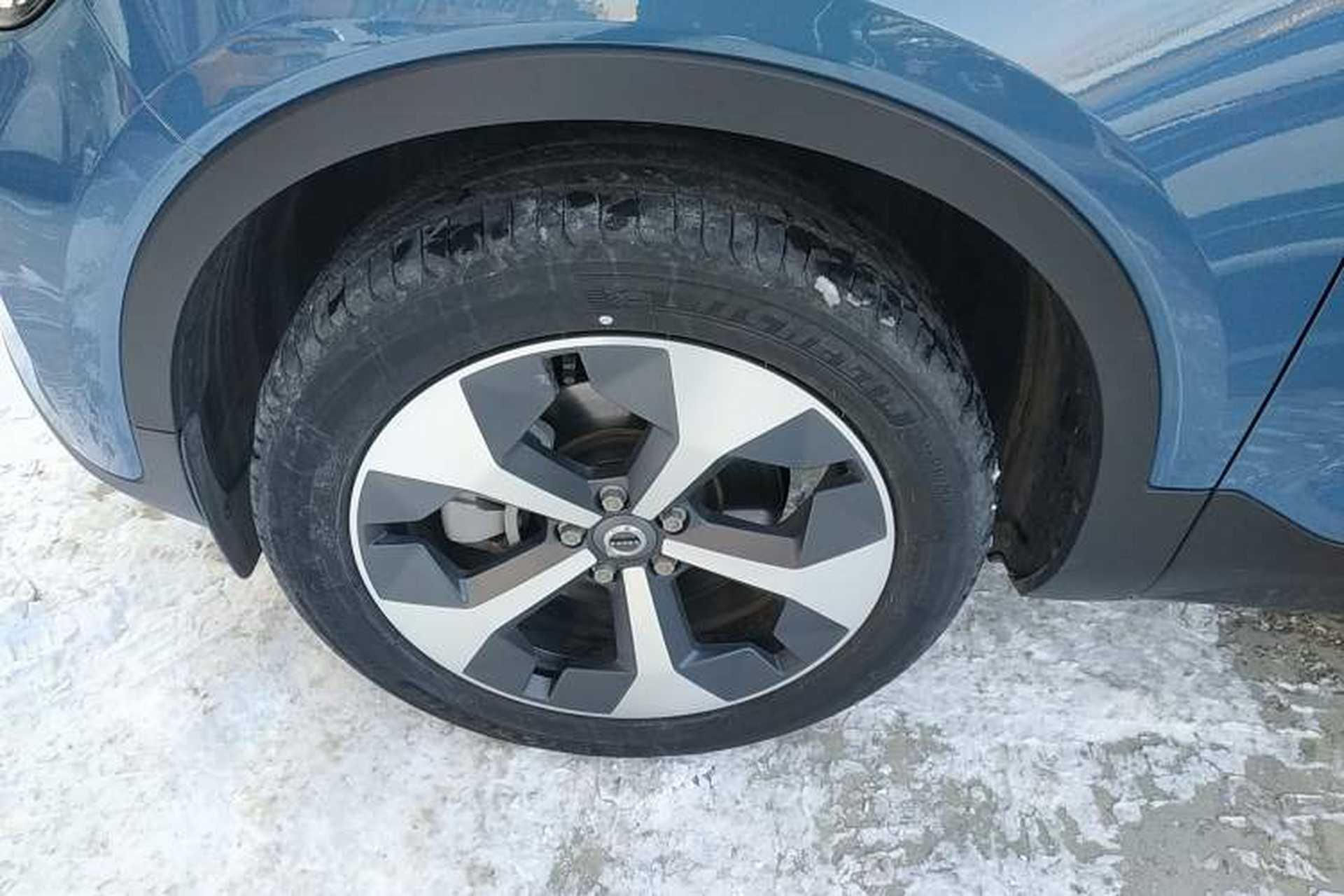 Used Volvo XC40 2024 B4 4x4 Smart Luxury Edition Exterior 7