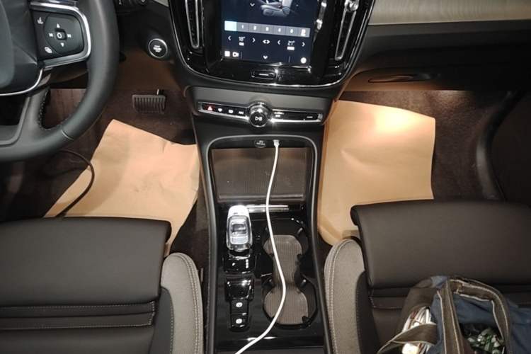 Used Volvo XC40 2024 B3 Zhiyuan Luxury Edition Gear Lever