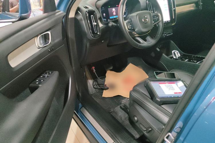 Used Volvo XC40 2024 B4 4x4 Smart Luxury Edition Left Front Seat