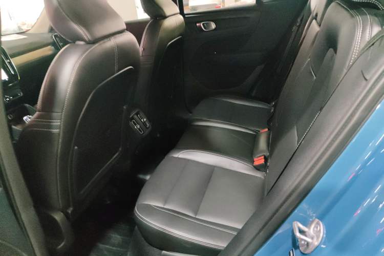 Used Volvo XC40 2024 B4 4x4 Smart Luxury Edition Left Rear Seat
