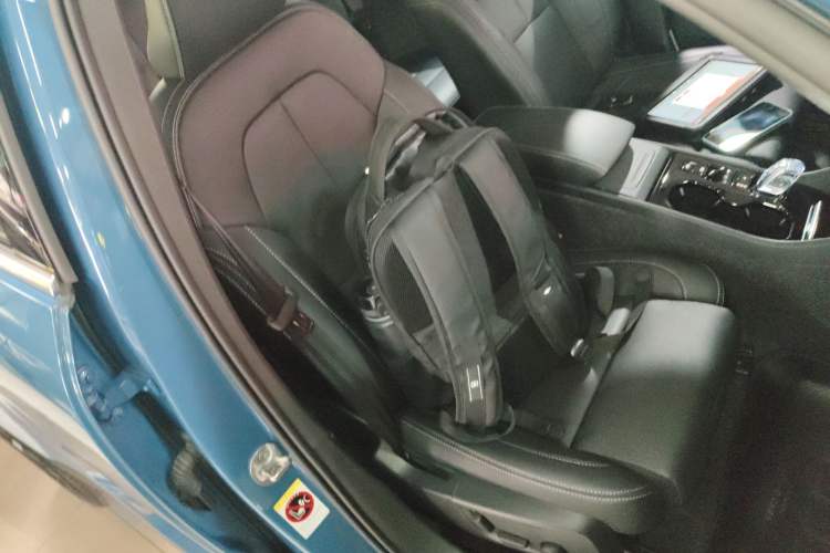 Used Volvo XC40 2024 B4 4x4 Smart Luxury Edition Right Front Seat