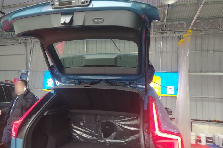 Used Volvo XC40 2024 B3 Zhiyuan Luxury Edition Trunk