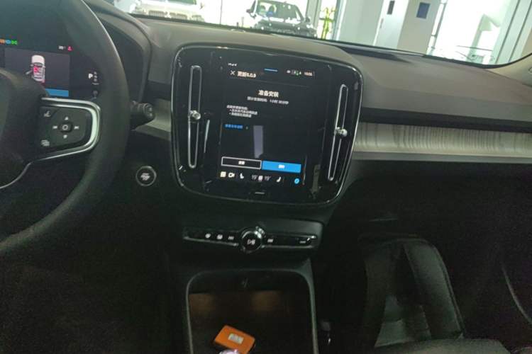 Used Volvo XC40 2024 B4 4x4 Smart Luxury Edition Audio And AC Panel