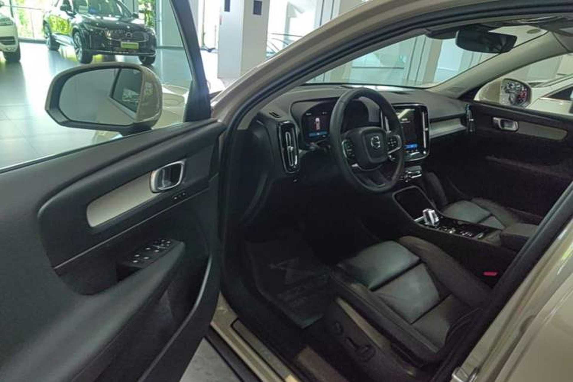 Used Volvo XC40 2024 B4 4x4 Smart Luxury Edition Driver Seat