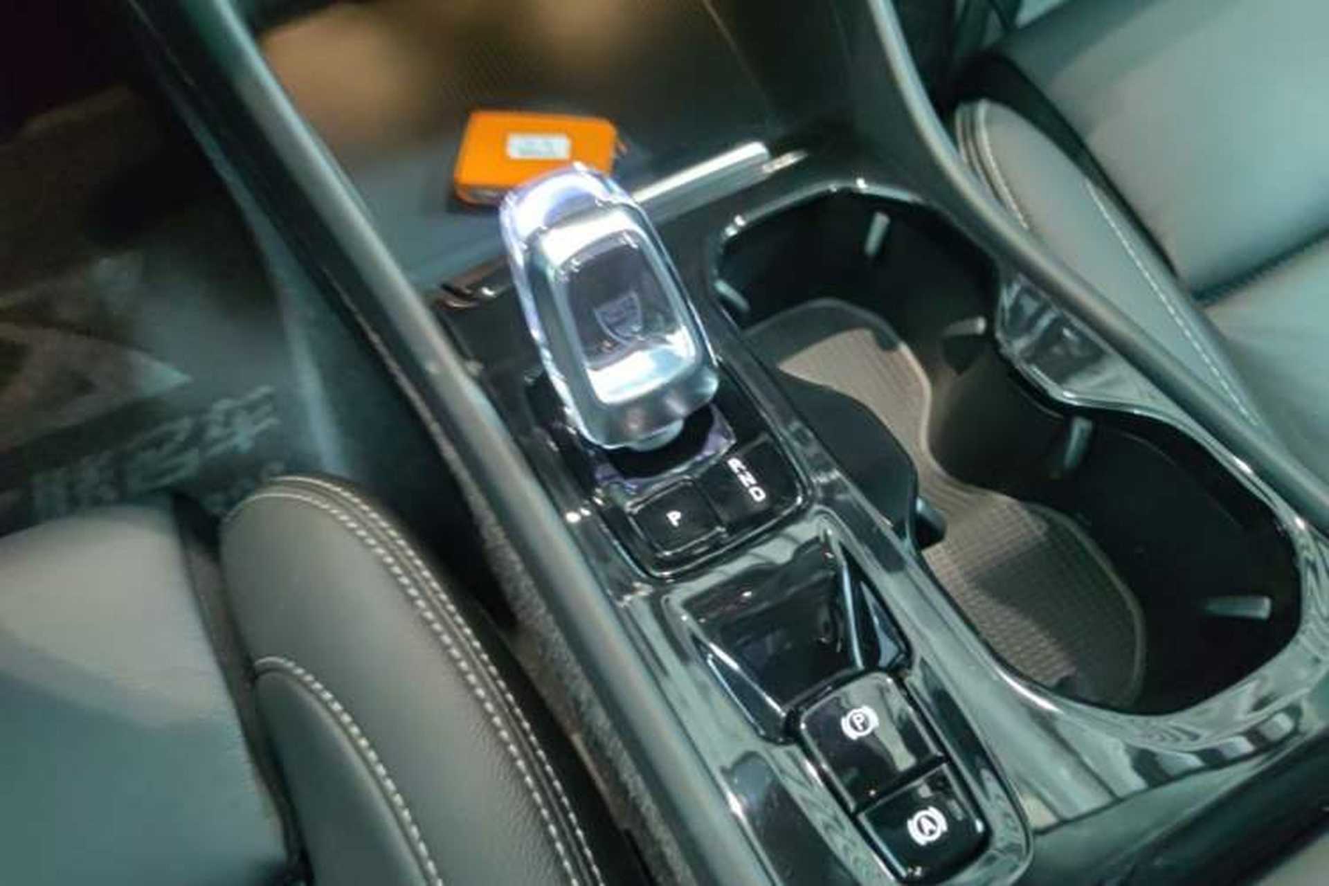 Used Volvo XC40 2024 B4 4x4 Smart Luxury Edition Gear Lever