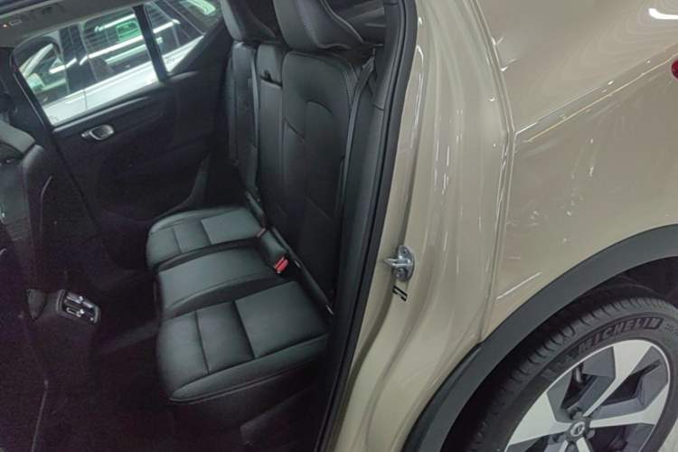 Used Volvo XC40 2024 B4 4x4 Smart Luxury Edition Left Rear Seat