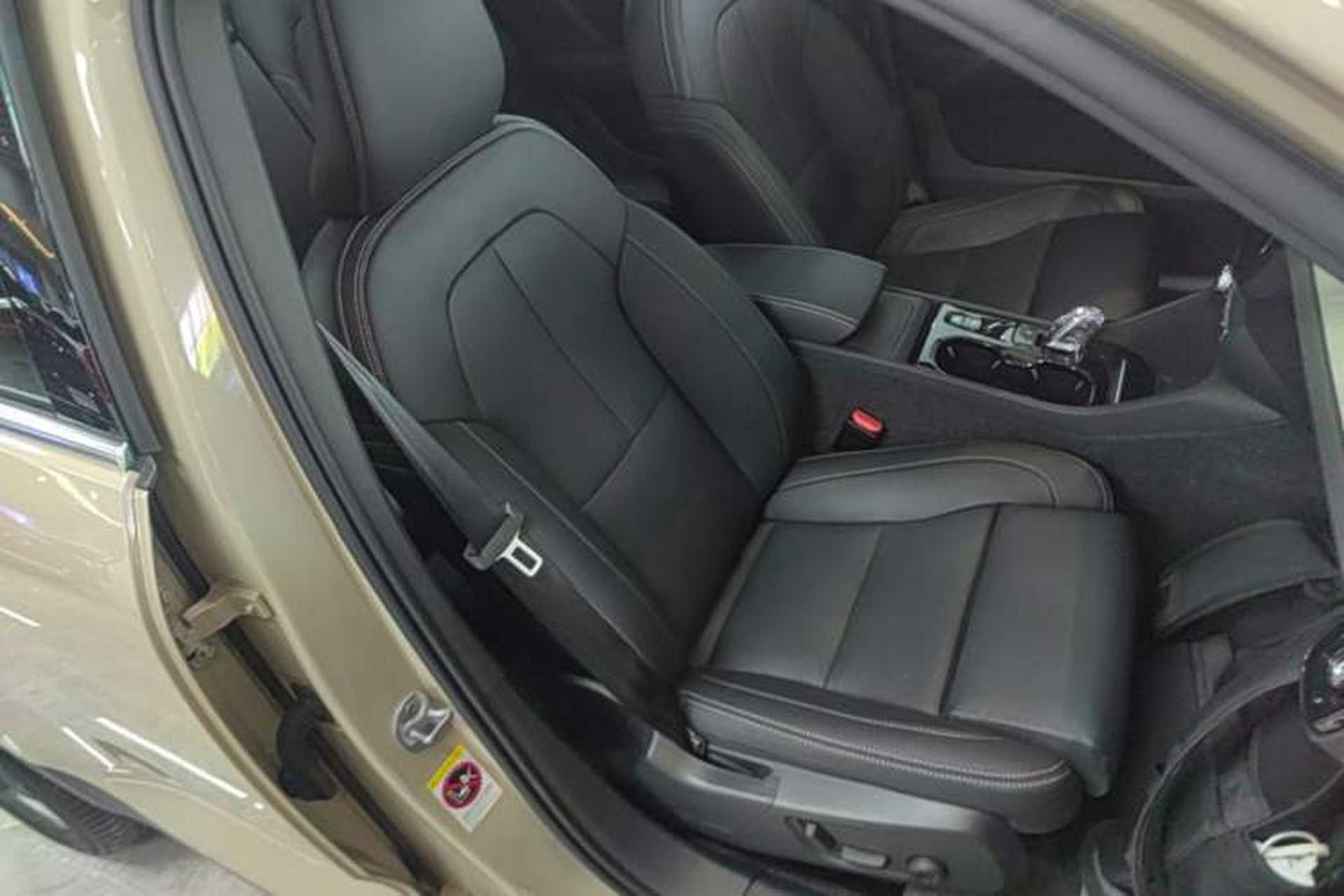 Used Volvo XC40 2024 B4 4x4 Smart Luxury Edition Right Front Seat
