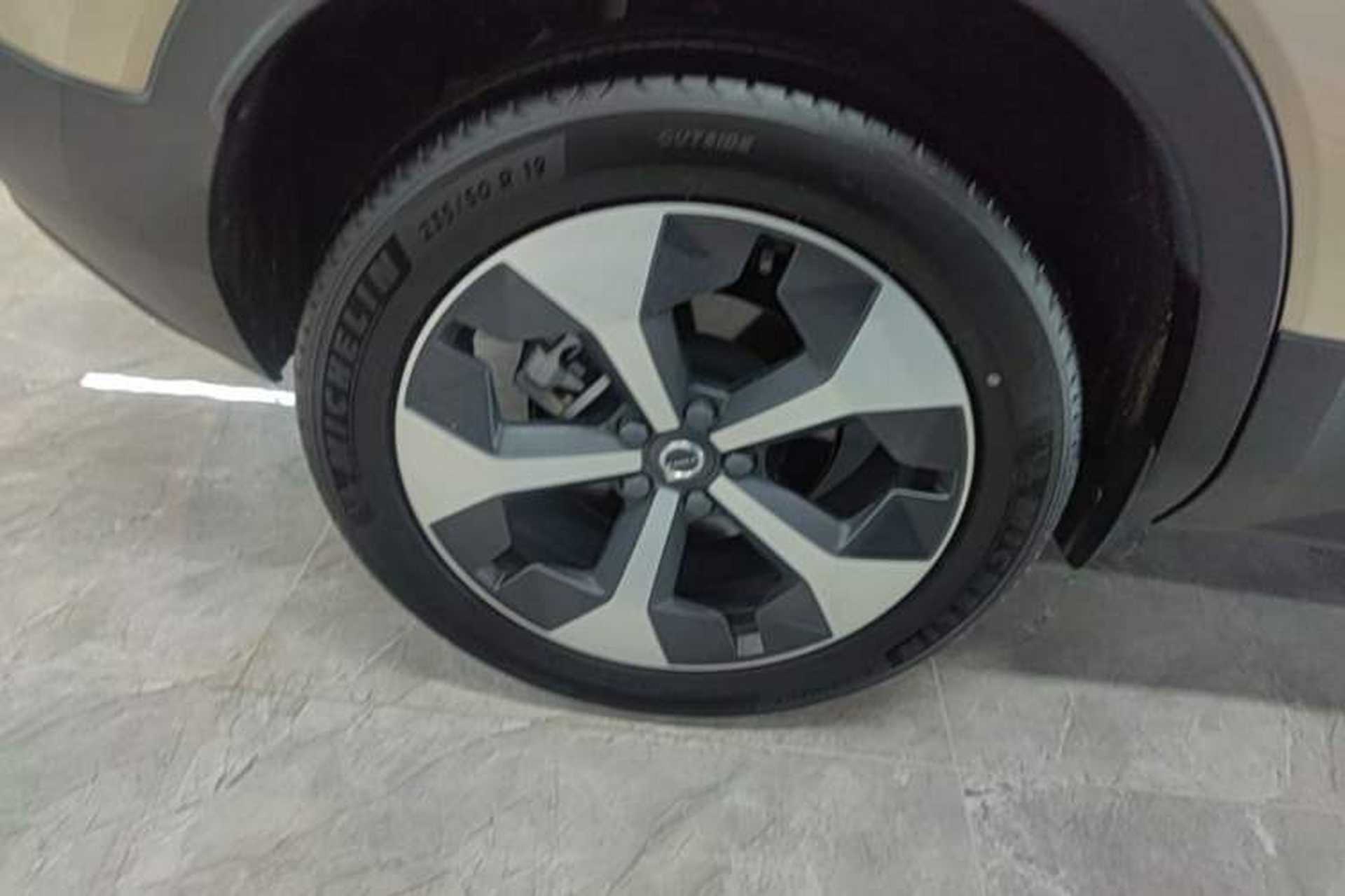 Used Volvo XC40 2024 B4 4x4 Smart Luxury Edition Right Rear Wheel Hub