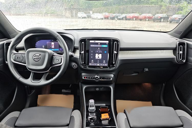 Used Volvo XC40 2024 B3 Zhiyuan Luxury Edition Audio And AC Panel