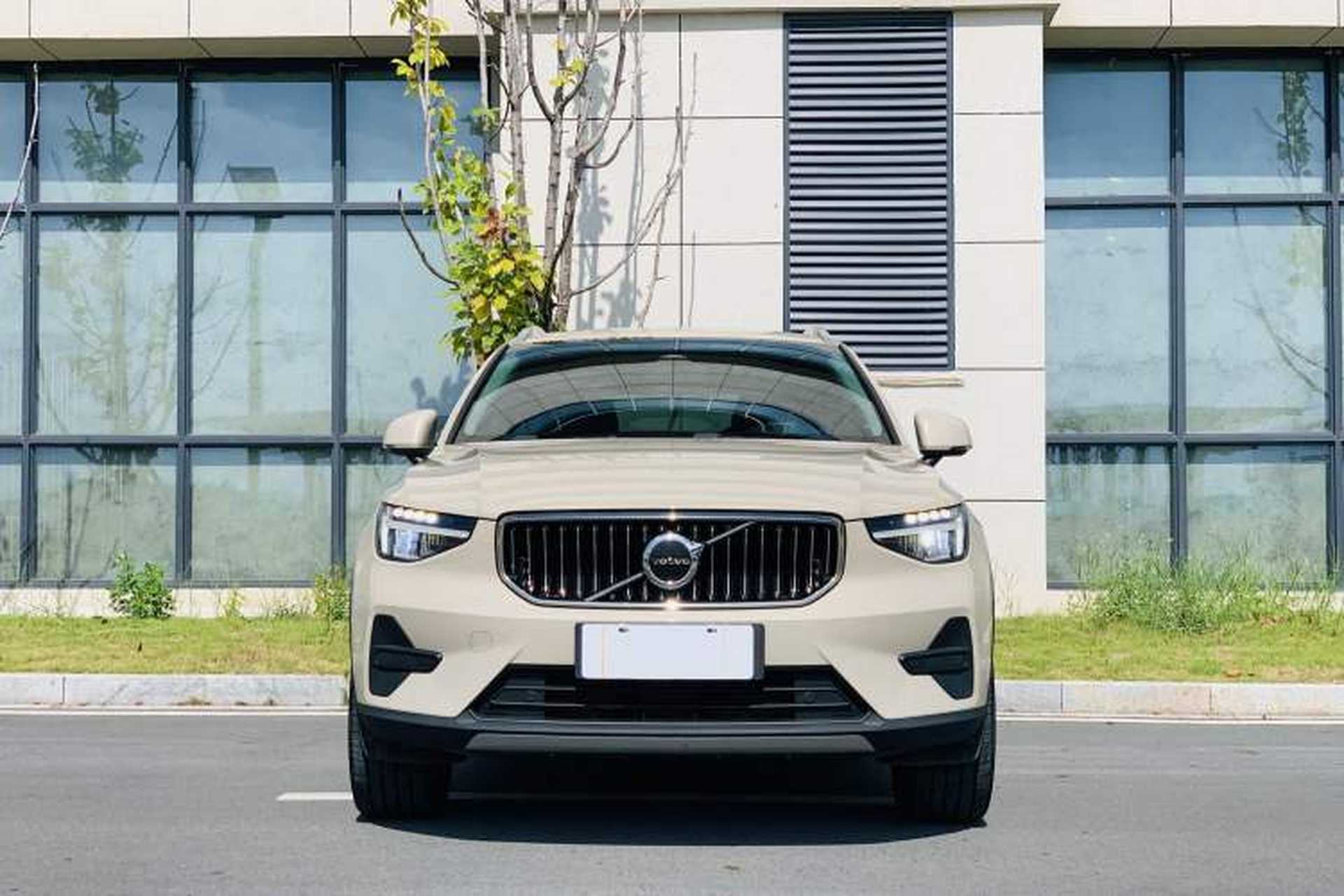 Used Volvo XC40 2024 B4 4x4 Smart Luxury Edition Exterior 1