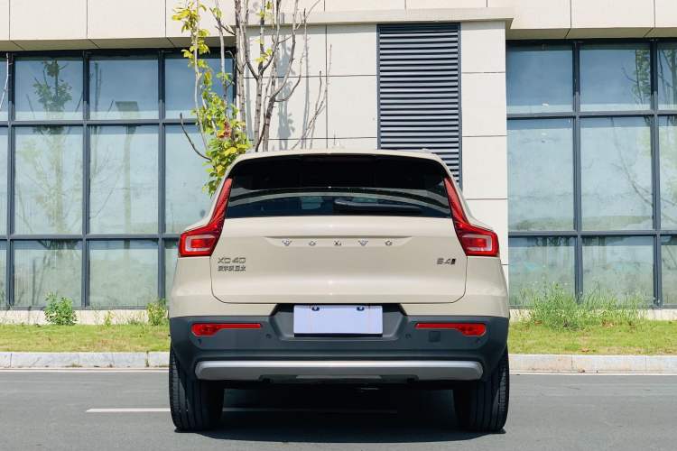 Used Volvo XC40 2024 B4 4x4 Smart Luxury Edition Exterior 6