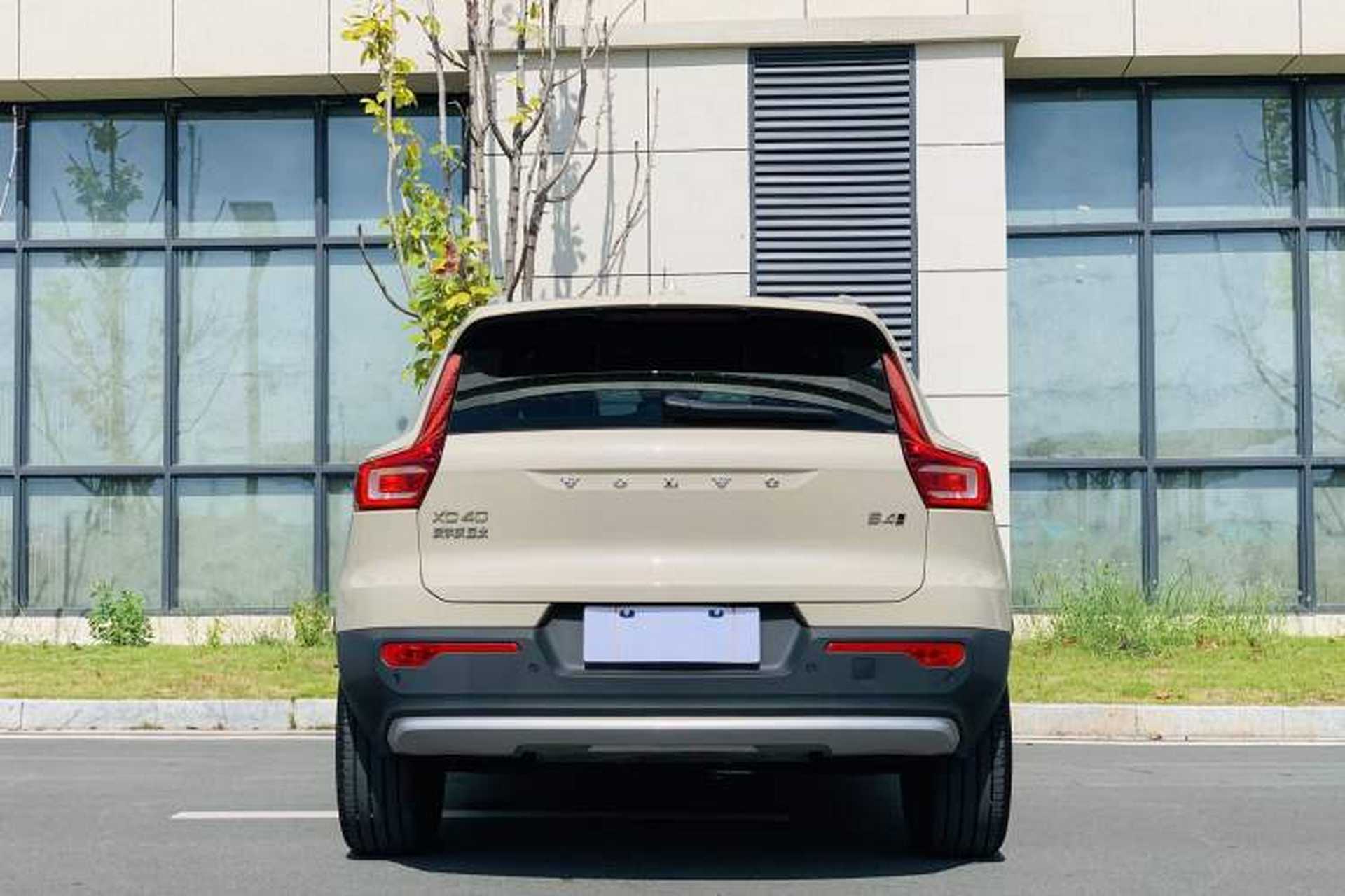 Used Volvo XC40 2024 B4 4x4 Smart Luxury Edition Exterior 6