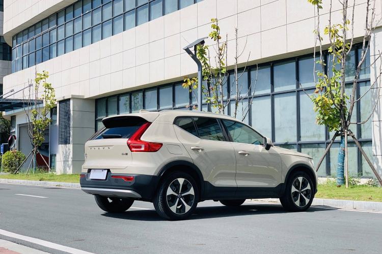 Used Volvo XC40 2024 B4 4x4 Smart Luxury Edition Exterior 7