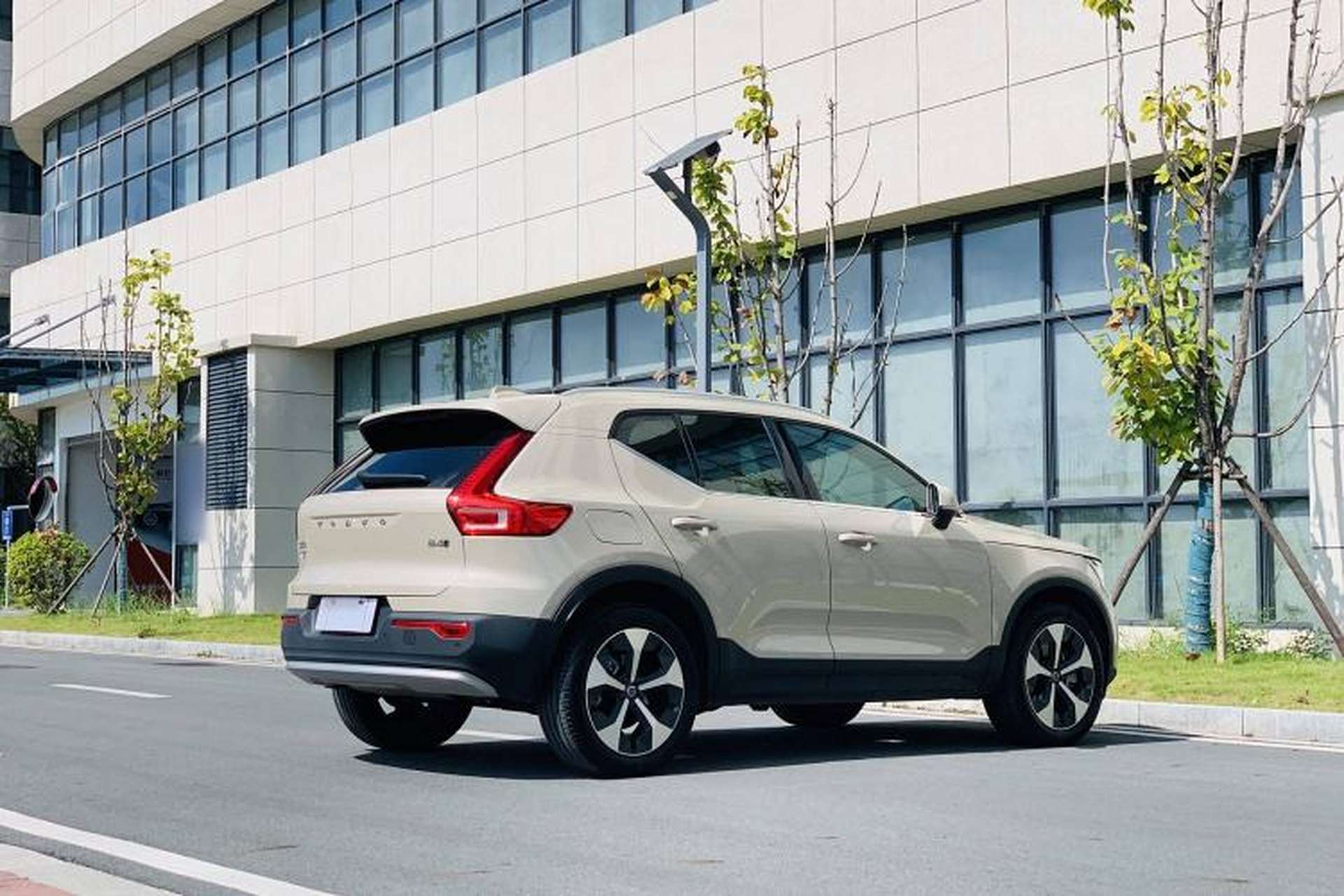 Used Volvo XC40 2024 B4 4x4 Smart Luxury Edition Exterior 7