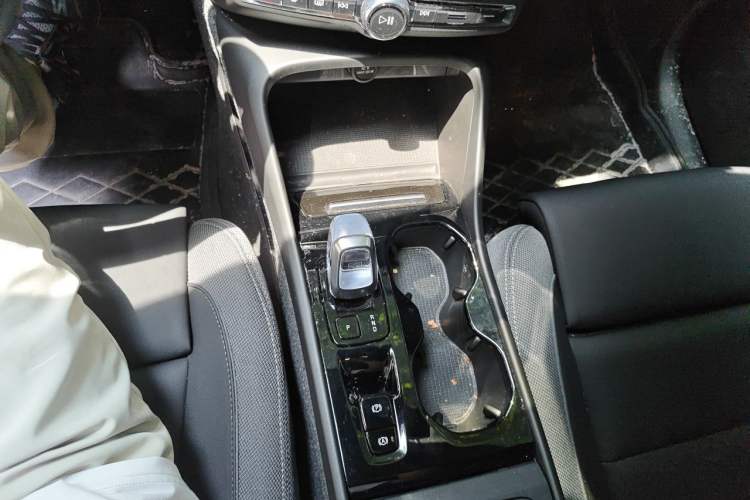 Used Volvo XC40 2024 B3 Zhiyuan Luxury Edition Gear Lever