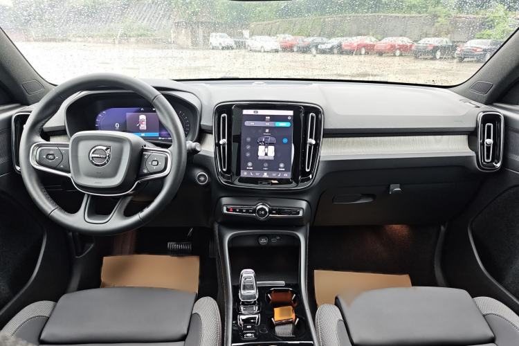 Used Volvo XC40 2024 B3 Zhiyuan Luxury Edition Interior 3