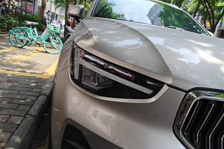 Used Volvo XC40 2024 B3 Zhiyuan Luxury Edition Right Front Headlight