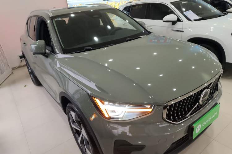 Used Volvo XC40 2024 B4 4x4 Smart Luxury Edition Exterior 2
