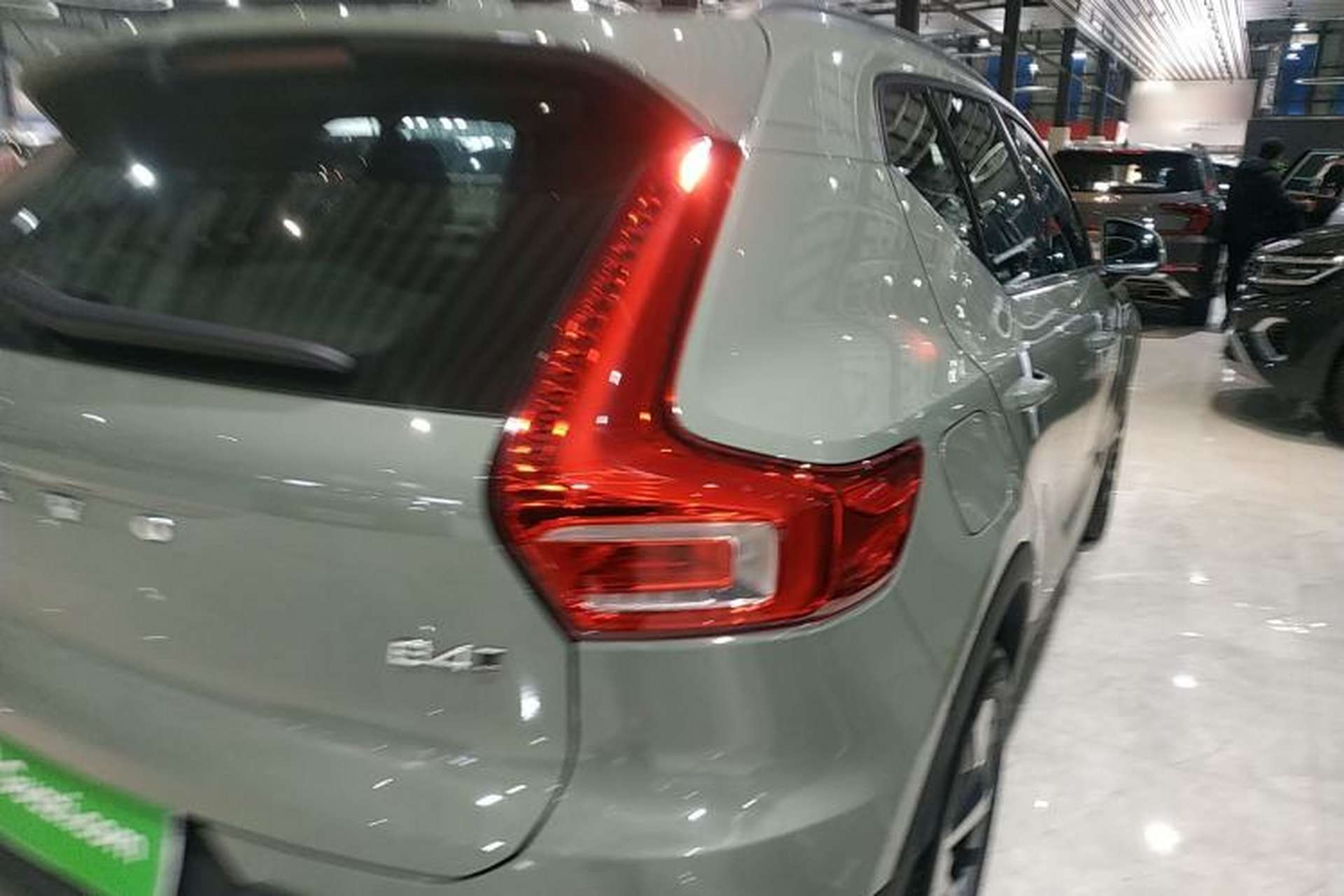 Used Volvo XC40 2024 B4 4x4 Smart Luxury Edition Exterior 3