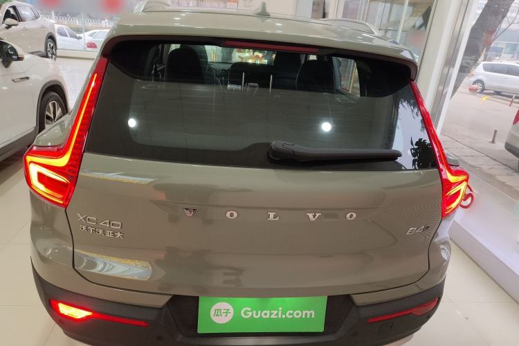 Used Volvo XC40 2024 B4 4x4 Smart Luxury Edition Exterior 4