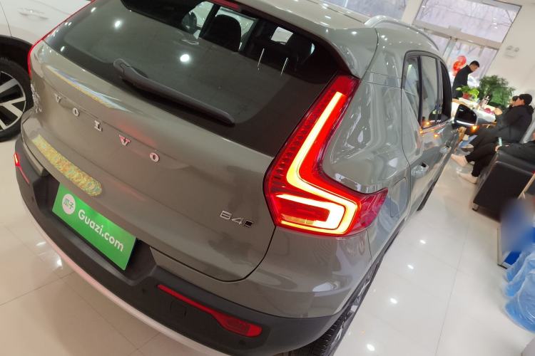 Used Volvo XC40 2024 B4 4x4 Smart Luxury Edition Exterior 5