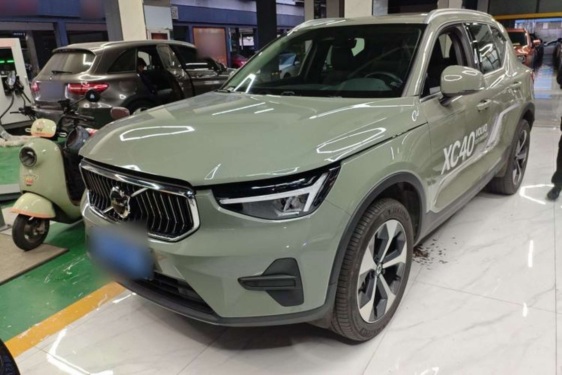 Used Volvo XC40 2024 B4 4x4 Smart Luxury Edition Front Left 45 Deg