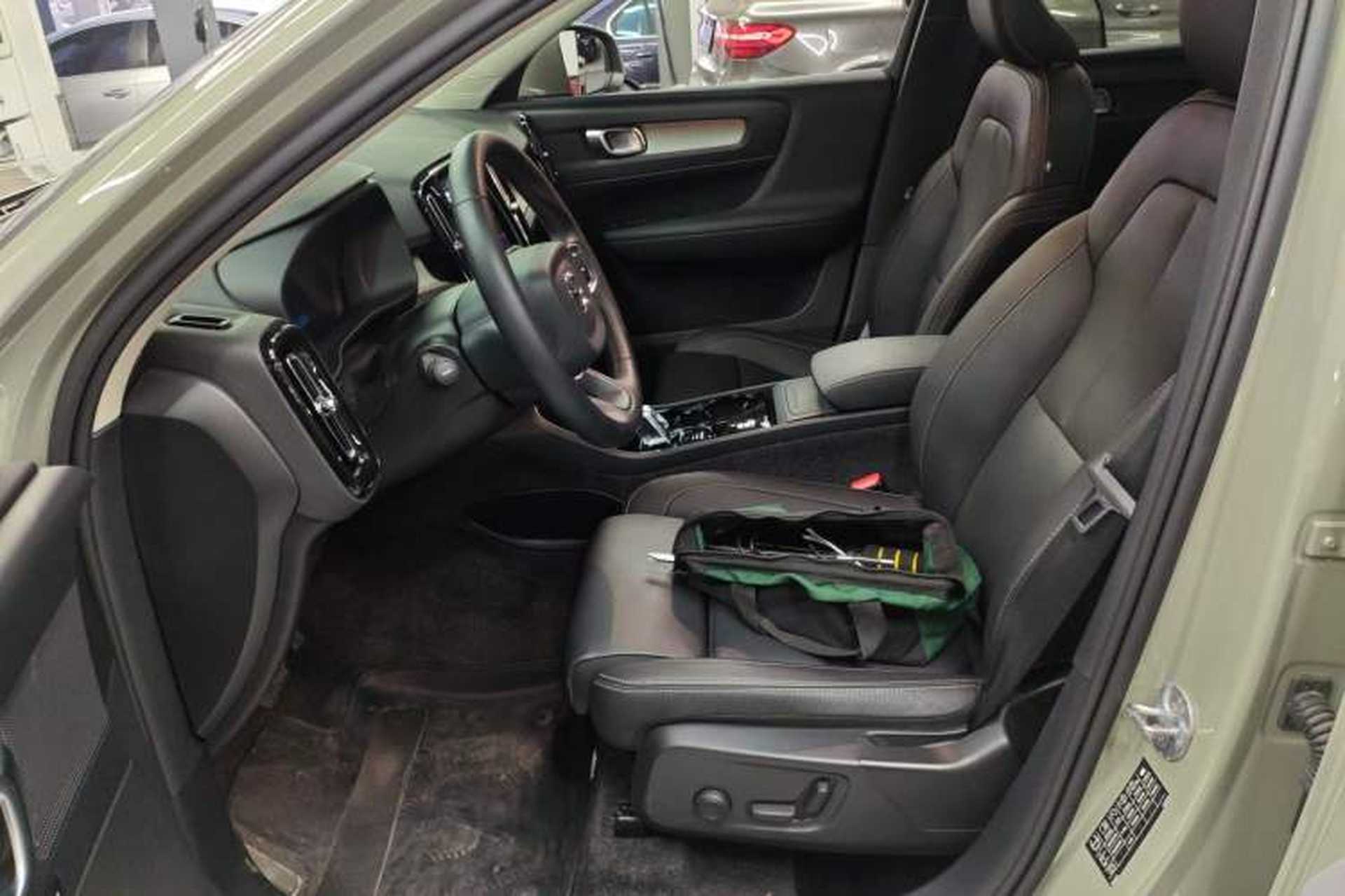 Used Volvo XC40 2024 B4 4x4 Smart Luxury Edition Left Front Seat