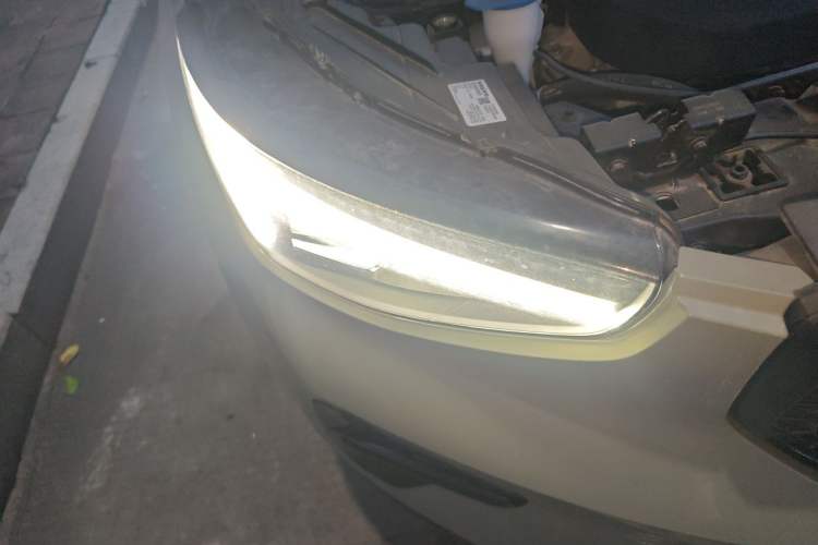 Used Volvo XC40 2024 B3 Zhiyuan Sport Edition Right Front Headlight