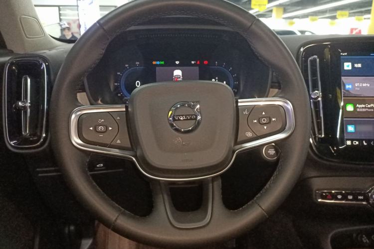 Used Volvo XC40 2024 B4 4x4 Smart Luxury Edition Steering Wheel