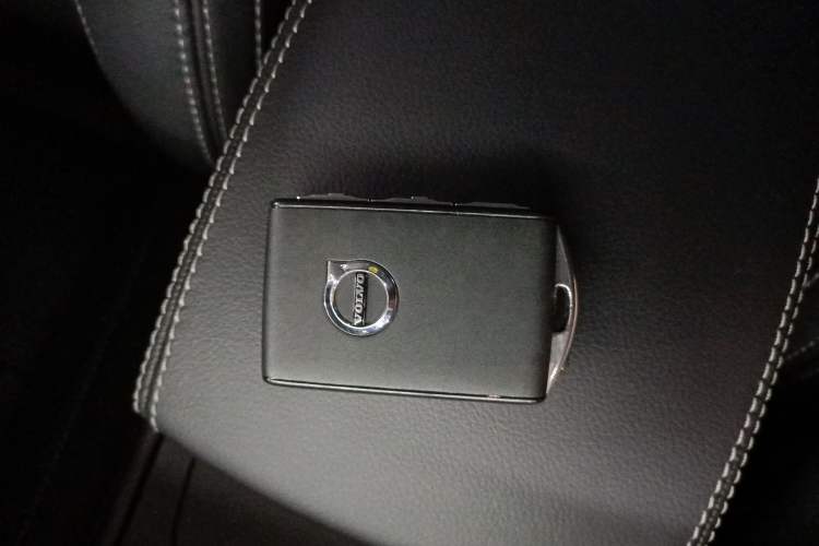 Used Volvo XC40 2024 B4 4x4 Smart Luxury Edition Vehicle Key