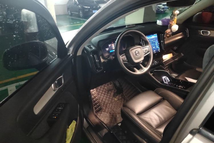 Used Volvo XC40 2024 B4 4x4 Smart Luxury Edition Driver Seat