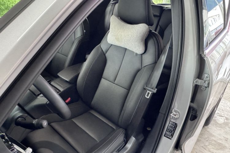 Used Volvo XC40 2024 B4 4x4 Smart Luxury Edition Left Front Seat