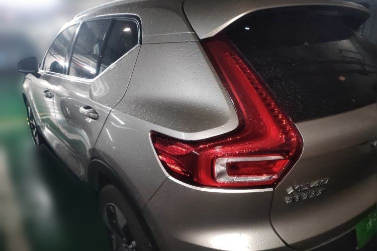 Used Volvo XC40 2024 B4 4x4 Smart Luxury Edition Rear Left 45 Deg