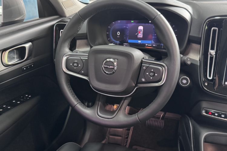Used Volvo XC40 2024 B4 4x4 Smart Luxury Edition Steering Wheel