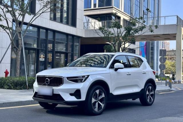 Used Volvo XC40 2024 B4 4x4 Smart Luxury Edition