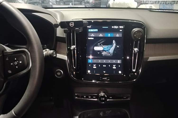 Used Volvo XC40 2024 B3 Zhiyuan Luxury Edition Audio And AC Panel