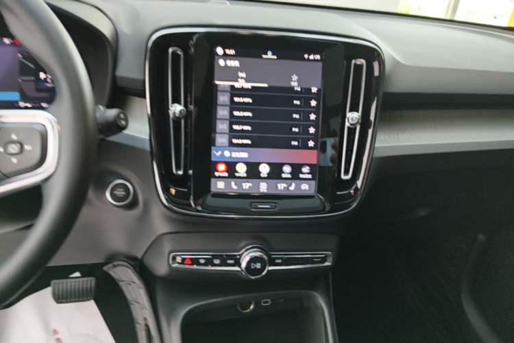 Used Volvo XC40 2024 B3 Zhiyuan Luxury Edition Audio And AC Panel