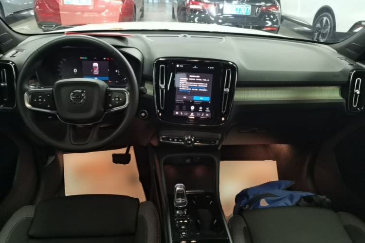 Used Volvo XC40 2024 B3 Zhiyuan Luxury Edition Center Console