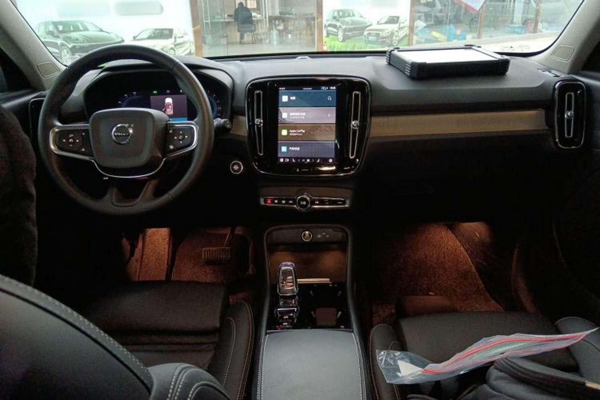 Used Volvo XC40 2024 B4 4x4 Smart Luxury Edition Center Console