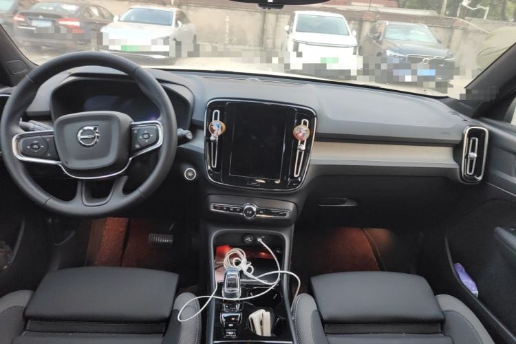 Used Volvo XC40 2024 B3 Zhiyuan Luxury Edition Center Console