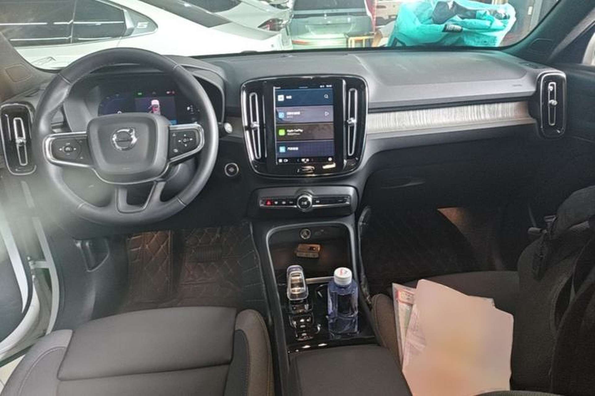 Used Volvo XC40 2024 B3 Zhiyuan Luxury Edition Center Console