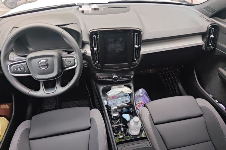 Used Volvo XC40 2024 B3 Zhiyuan Luxury Edition Center Console