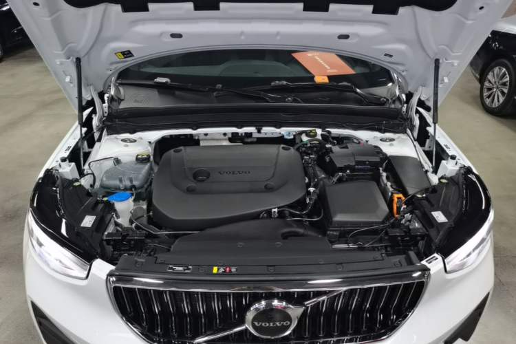 Used Volvo XC40 2024 B3 Zhiyuan Luxury Edition Engine Bay