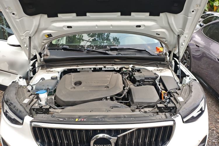Used Volvo XC40 2024 B4 4x4 Smart Luxury Edition Engine Bay